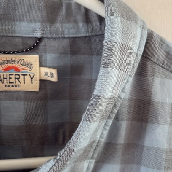 Faherty blue plaid long sleeve button down shirt Size XL - Picture 5 of 11